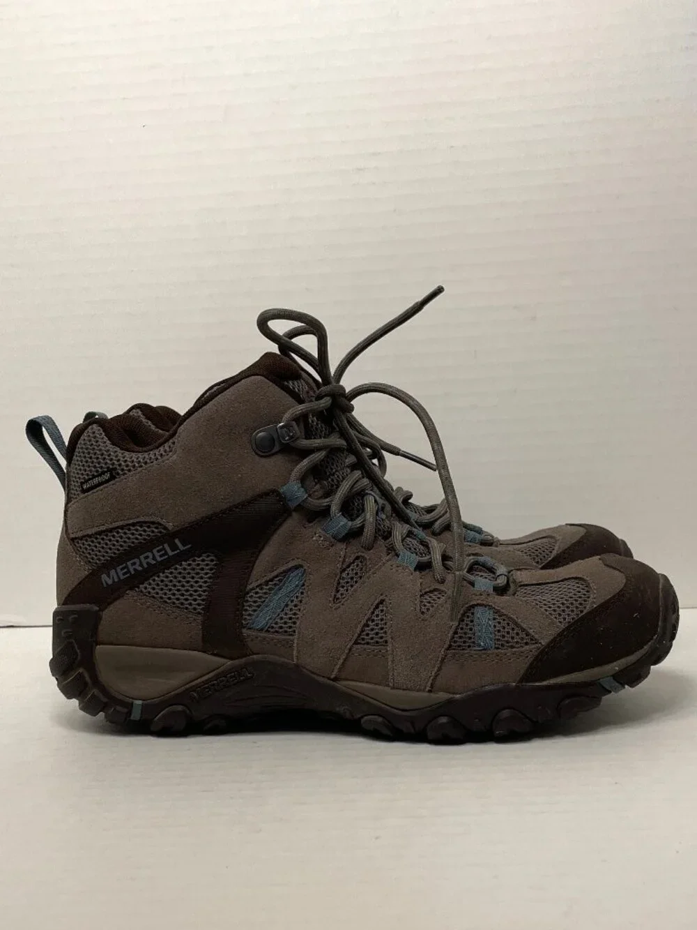 Merrell Deverta 2 Hiking Boots Women's Size 9.5 J034744 Shoes Mid Waterproof